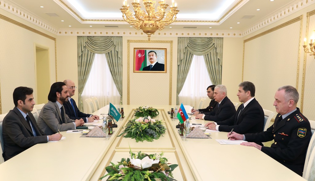 Vilayət Eyvazov səfiri qəbul edib