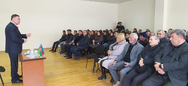 Azər Kərimli seçiciləri ilə bir arada - Fotolar