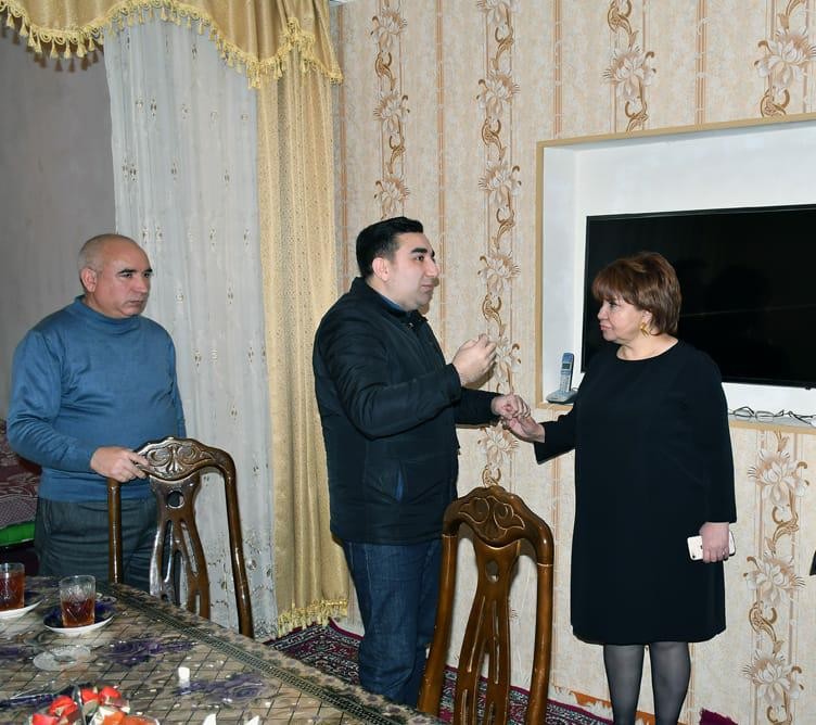 YAP-ın namizədi gözdən əlili evində ziyarət etdi - FOTO