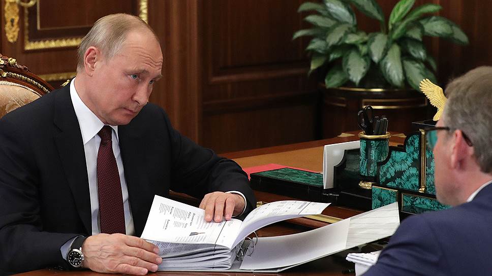 Putinə hər saat koronavirusla bağlı hesabat verilir 