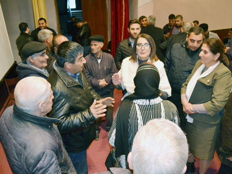 Jalə Əliyevaya seçicilərdən böyük dəstək - FOTOLAR