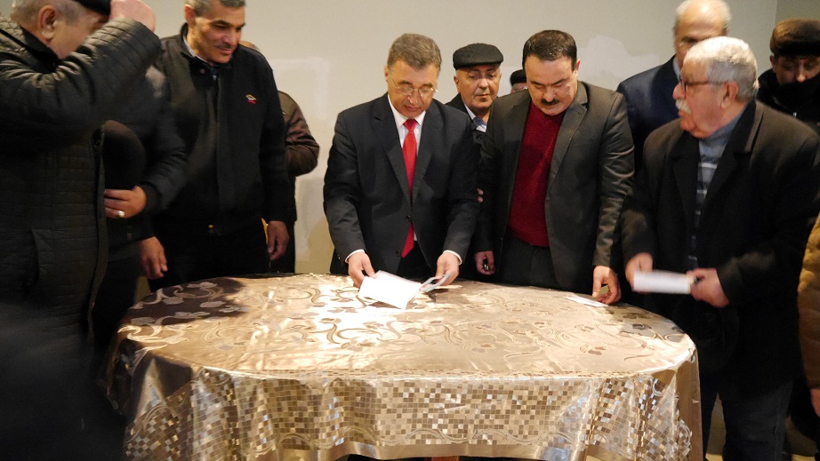 Professor Nəsiman Yaqublu seçicilərlə görüşlərini yekunlaşdırır - FOTO