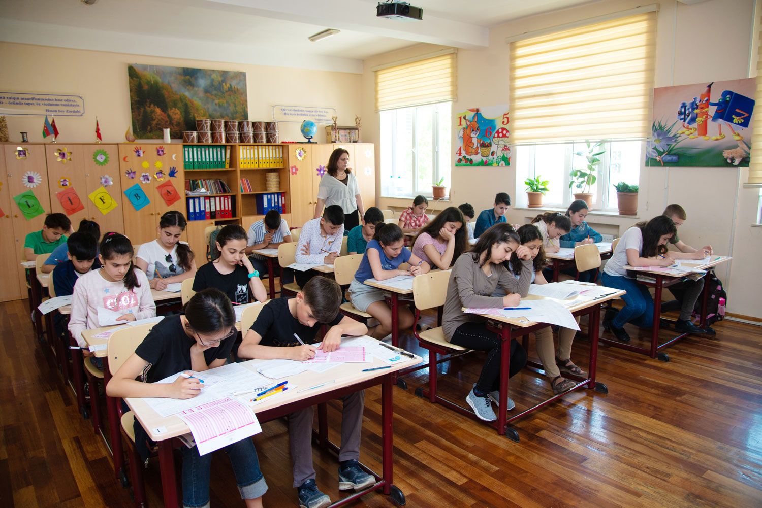 Paytaxt üzrə 5 mindən çox şagird olimpiadanın yarımfinalına çıxıb