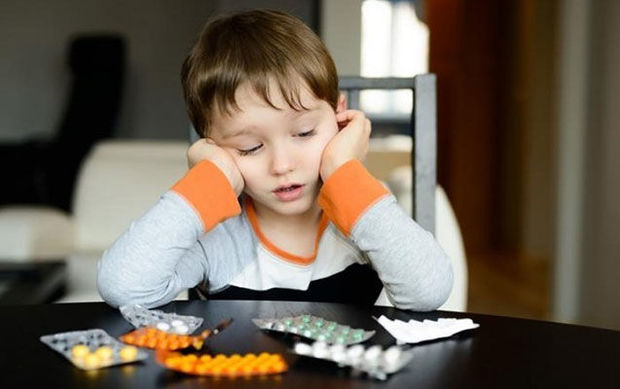 Azərbaycanda üç yaşlı uşaq 120 ədəd dərman içib