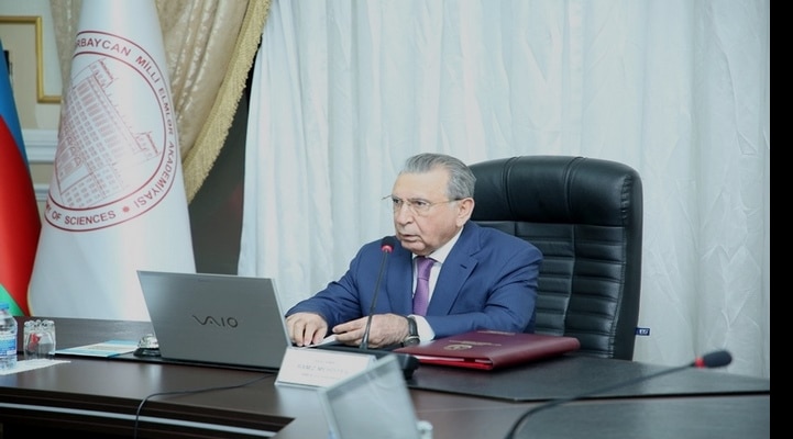 Ramiz Mehdiyev AMEA-da kadr ixtisarları aparıb 
