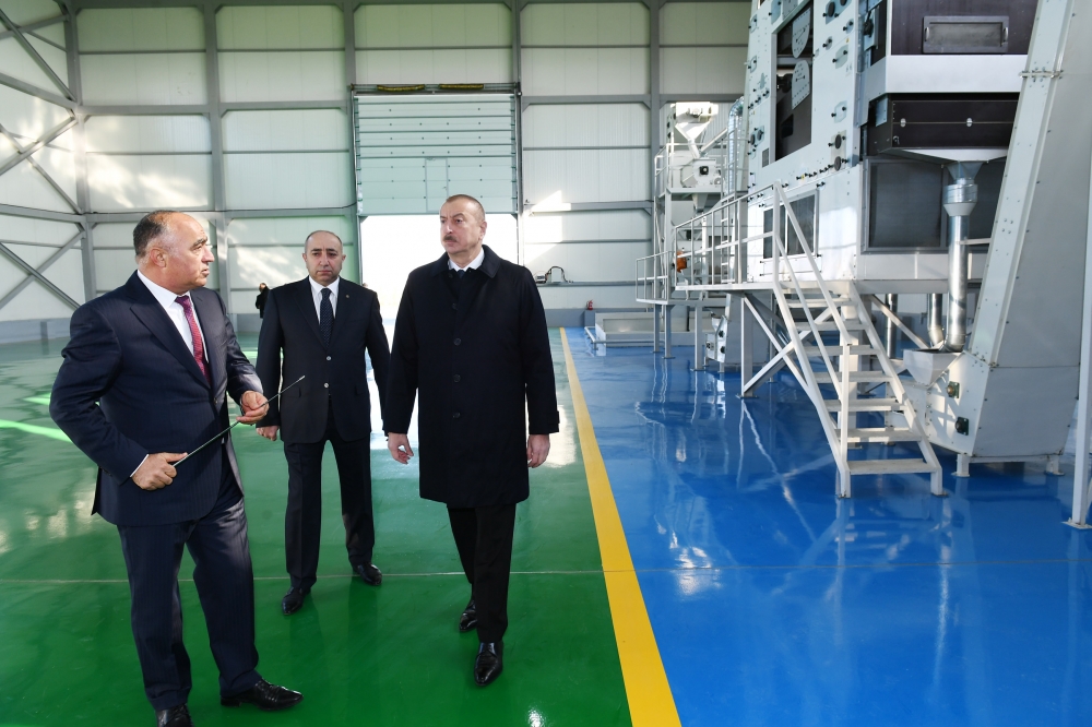 Prezident Kürdəmirdə aqroparkın təqdimatında iştirak etdi