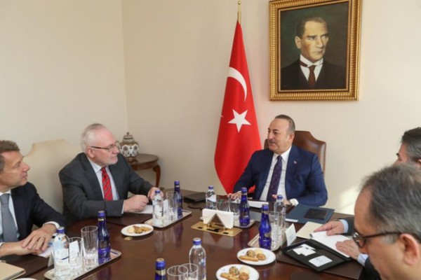 Çavuşoğlu həmsədrlərlə görüşdü