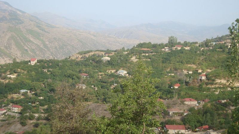 “İtirilmiş  torpaqlarımız...” – Mərhum icra başçısının oğlundan BDU-nun müəlliminə etiraz gəldi