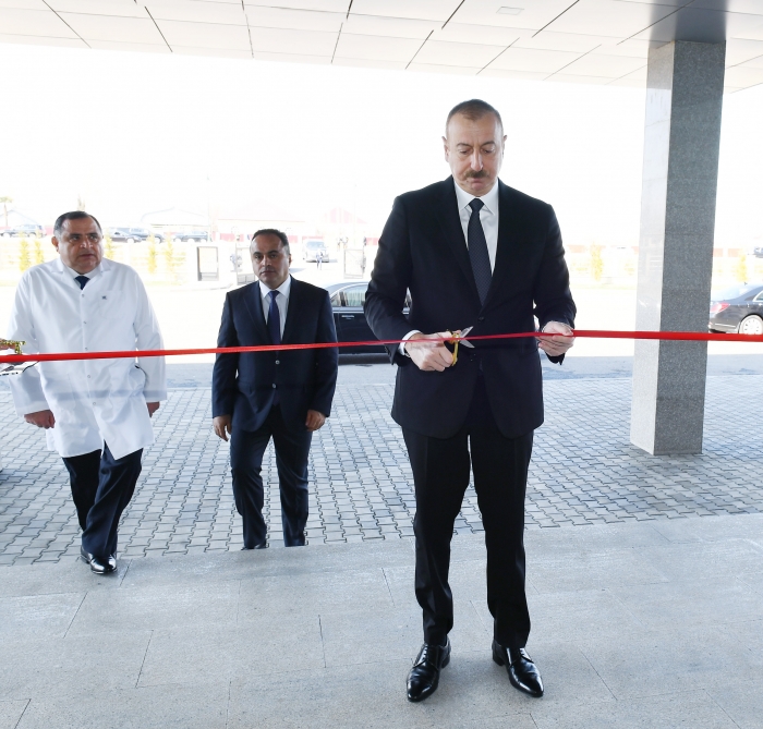İlham Əliyev Goranboyda xəstəxananın açılışında - FOTO
