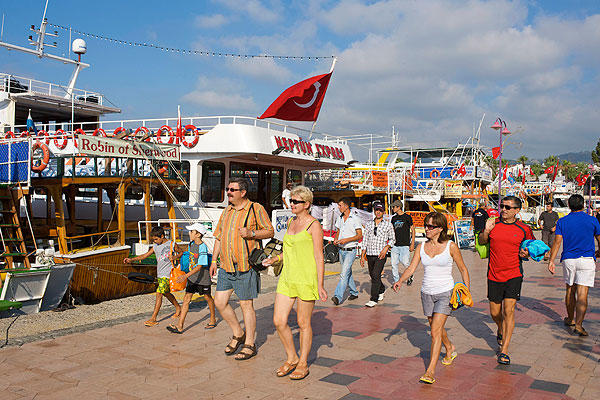 Antalya bu il 6 milyon rus turisti gözləyir