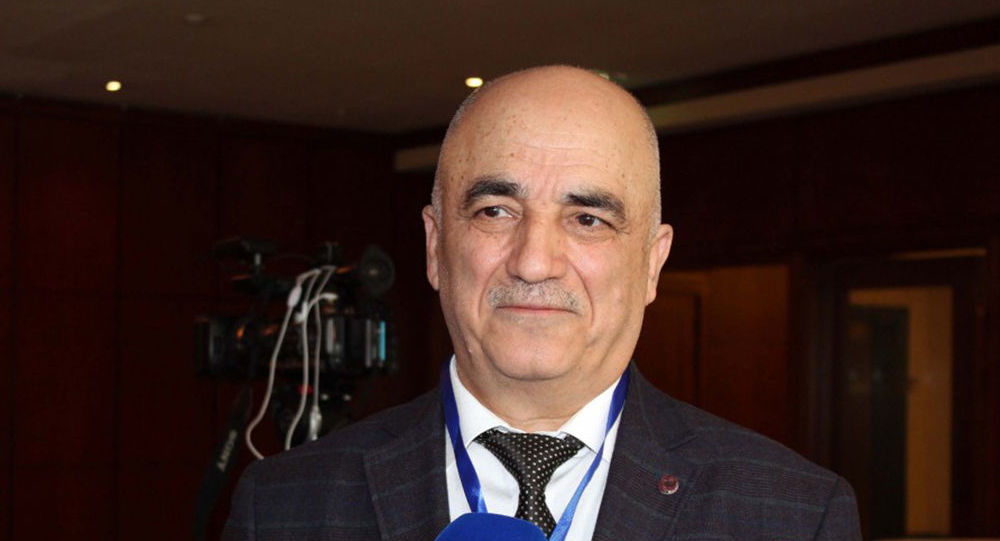 Baş infeksionist: Koronavirusun pulla keçmək ehtimalı yoxdur