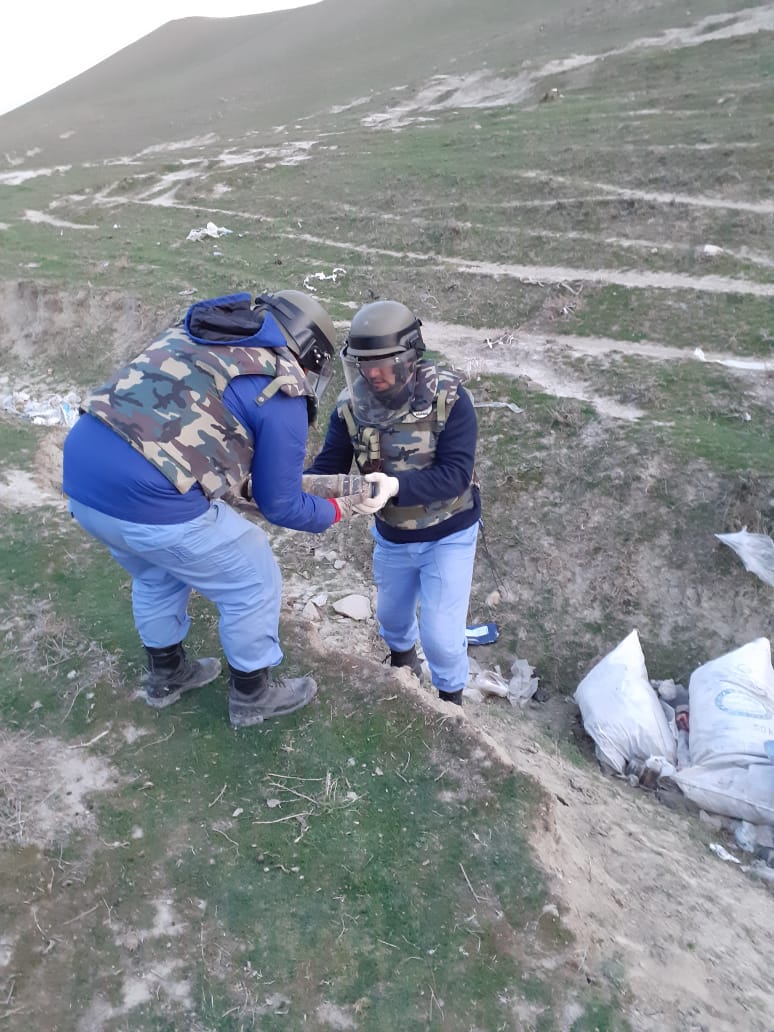 Xızıda yol kənarında partlamamış mərmi aşkarlandı 