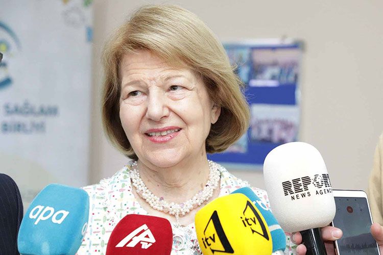 Britaniyalı elçi Azərbaycan qadınlarını təbrik etdi