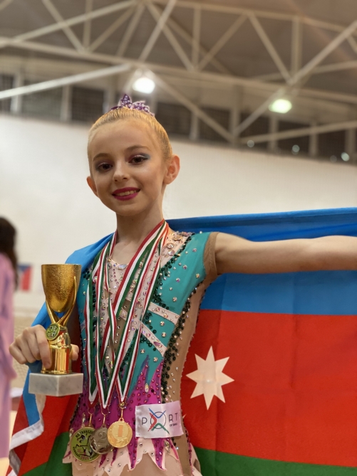 10 yaşlı gimnastımız bir gündə 3 medal qazandı: 2 qızıl...