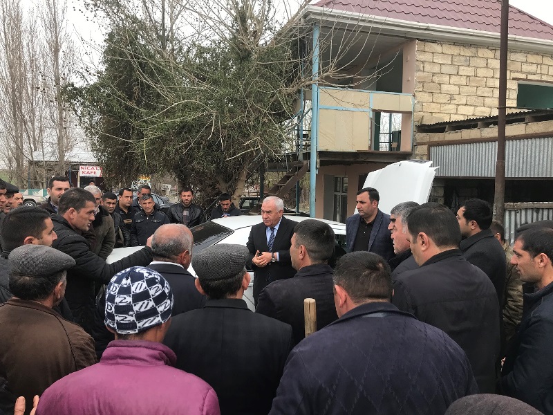 İcra başçısı vətəndaşların problemlərini dinləyib