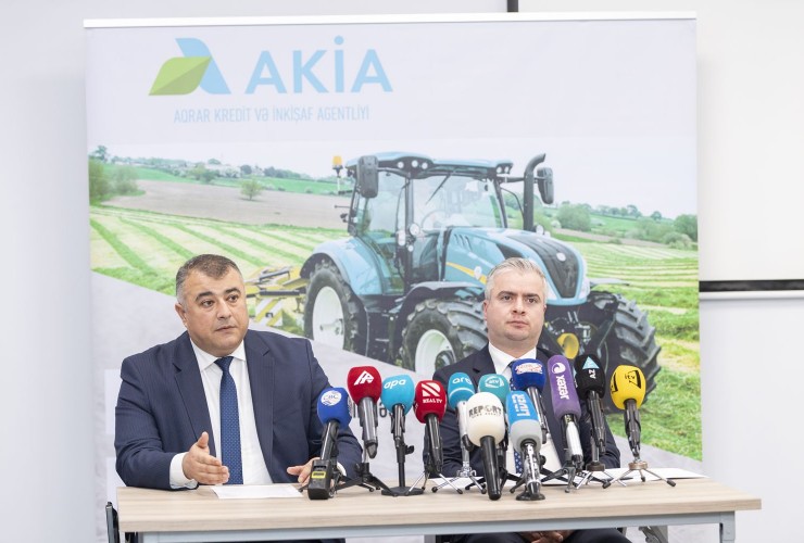 Fermerlərin kart hesablarına 75 milyon manat subsidiya köçürülüb - FOTO