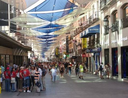 Alış-veriş mərkəzləri xüsusi iş rejimində fəaliyyət göstərəcək - RƏSMİ