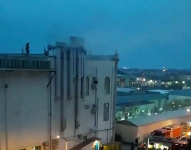 Sumqayıt şəhərində şadlıq sarayında yanğın baş verib 