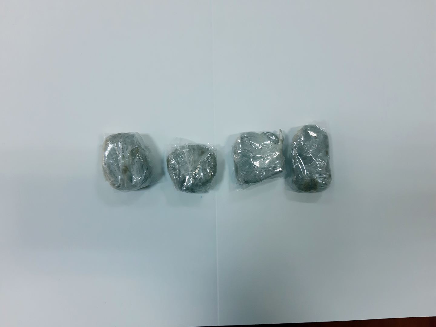 Poçtla göndərilən bağlamada narkotik tapıldı - FOTO