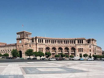 Ermənistanda 1 aylıq fövqəladə vəziyyət elan olundu