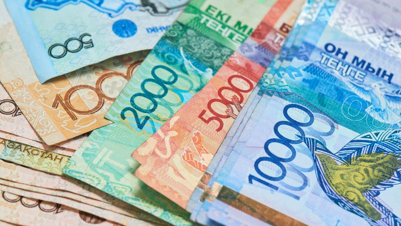 Qazaxıstan valyutası dollara qarşı ucuzlaşdı