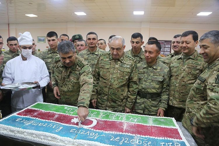 Zakir Həsənov Prezidentin köməkçisi ilə ön xətdə - FOTOLAR