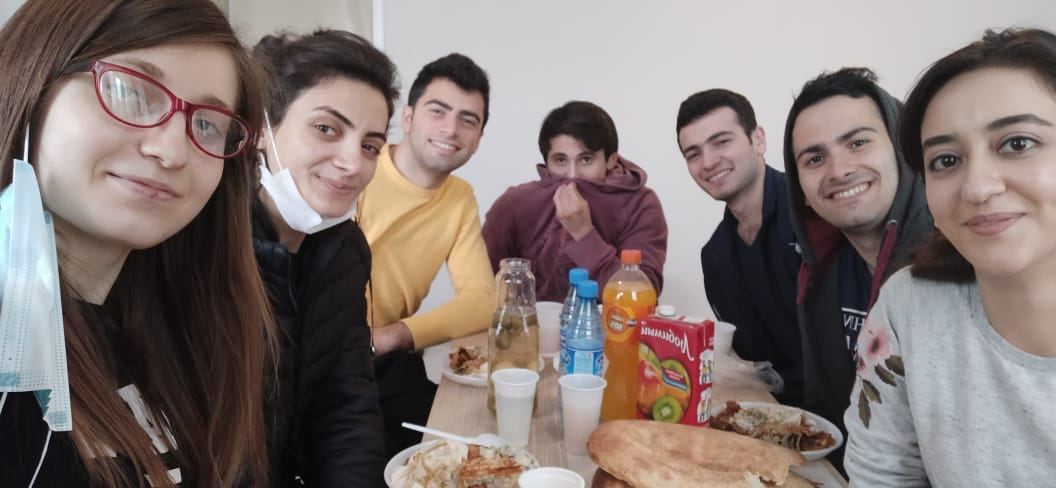 Bakı Ali Neft Məktəbinin xaricdə təhsil alan tələbələri Bakıya gətirildi