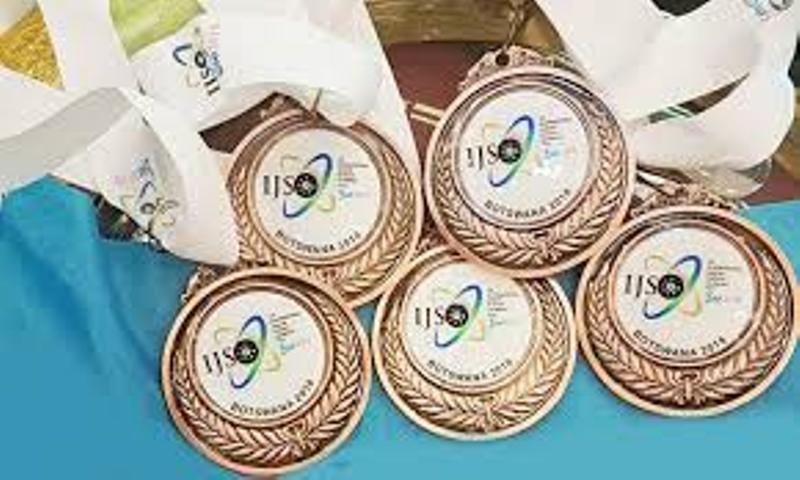 Dörd Azərbaycan məktəblisi beynəlxalq olimpiadada medal qazandı - FOTOLAR