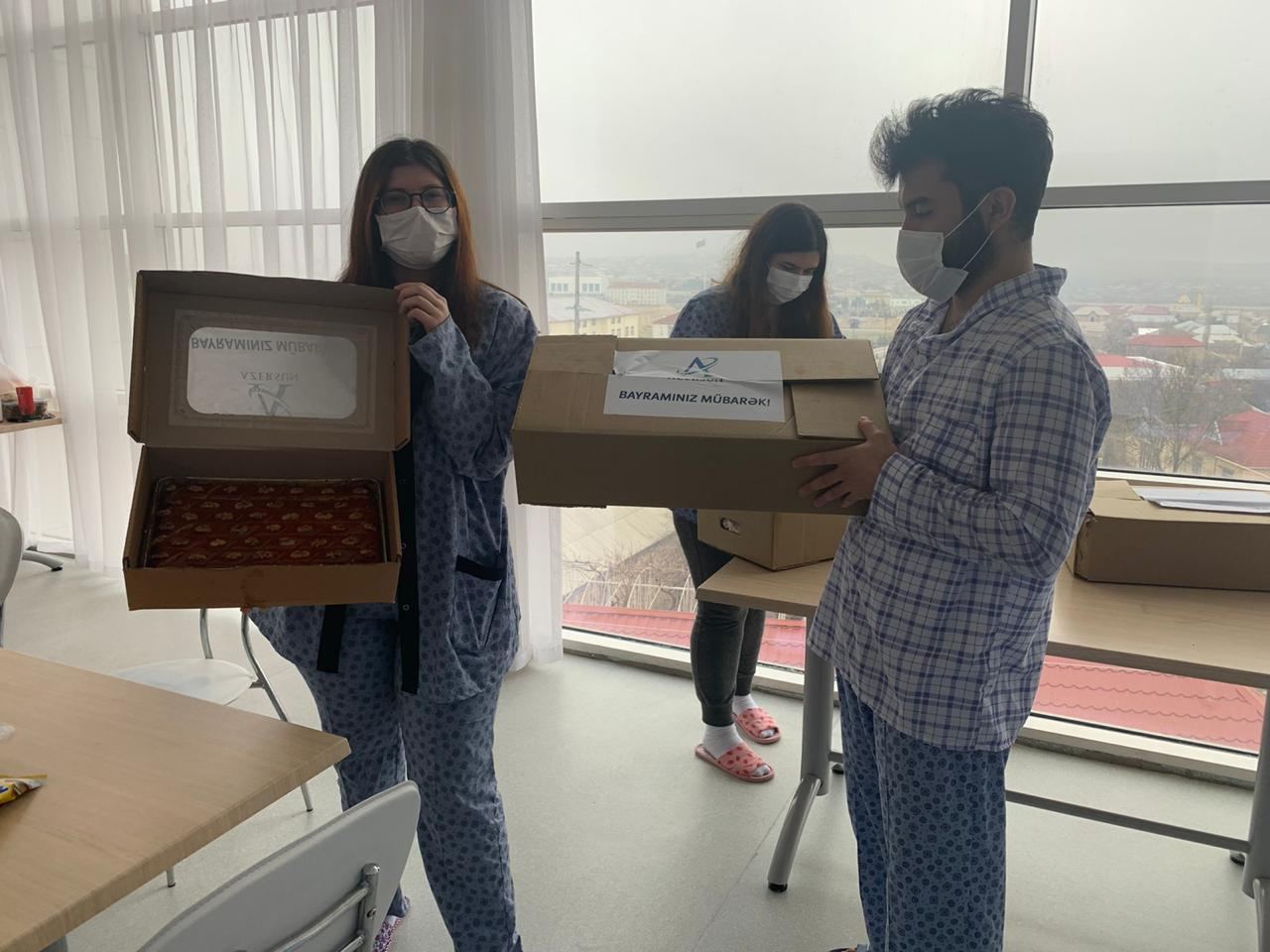 Karantinə alınan tələbələrə bayram sovqatı göndərilib