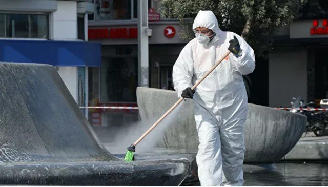 Türkiyədə koronavirusdan ölənlərin sayı iki dəfə artdı