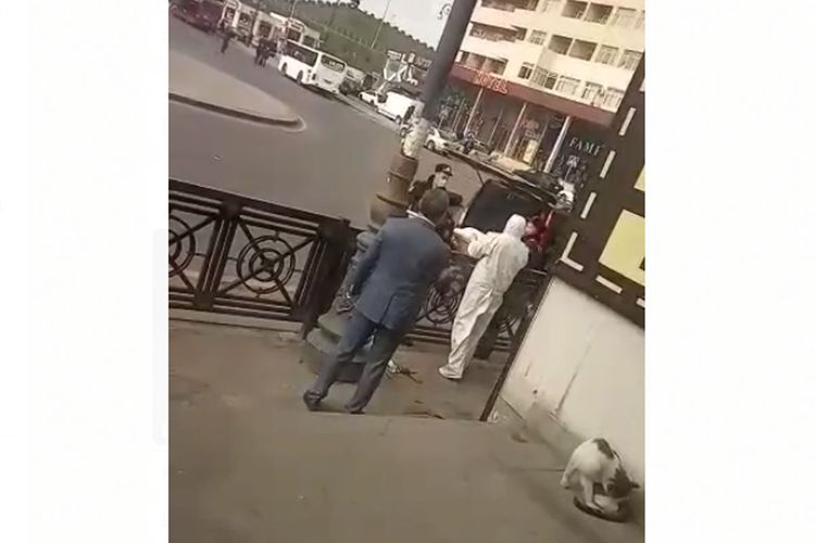 Bakıda küçədə ölən şəxs koronavirus xəstəsi olub? - DİN-dən AÇIQLAMA