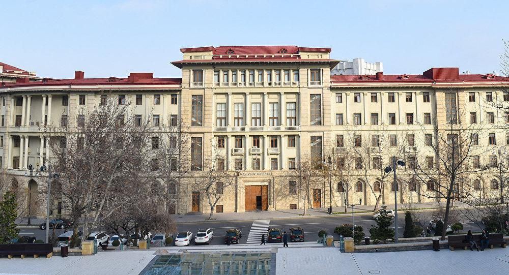 Azərbaycanda qeyri-iş günlərinin sayı artırıldı