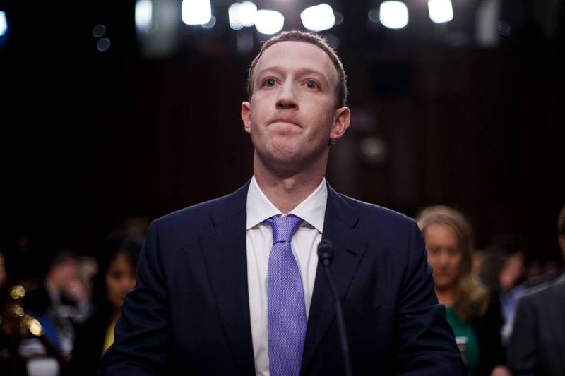 “Facebook”un sahibi jurnalistlərə 100 milyon dollar ayırdı