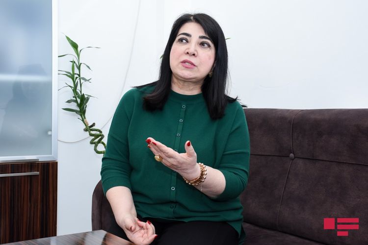 Habil Əliyevin qızı koronavirusa YOLUXUB: “Hazırda sistem altındayam”