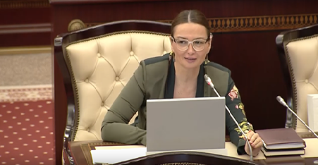 Qənirə Paşayeva təklif etdi, deputatlar tibb işçilərini alıqşladılar - VİDEO