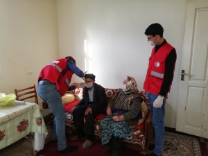 Azərbaycan Qızıl Aypara Cəmiyyətinin ahıllara ərzaq yardımıları davam edir - FOTO