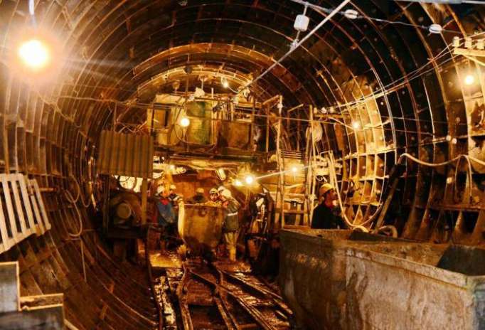 “Avtovağzal” tunellərindən birinin qazıntısı tamamlandı