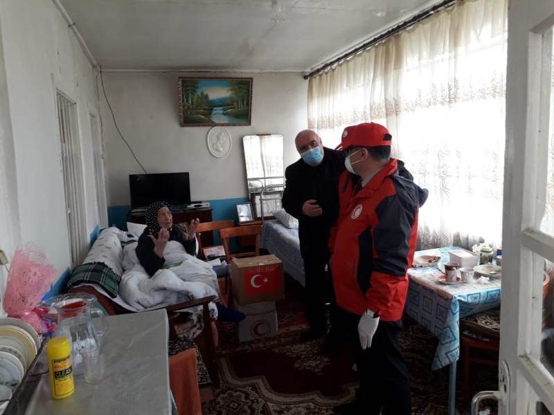 Novruz Aslanov İsmayıllı sakinlərinə ərzaq yardımı payladı