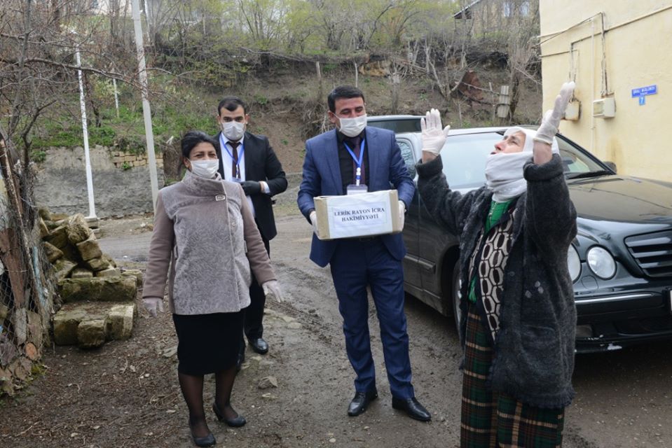 Lerikdə ehtiyacı olanlara ərzaq paylanılıb - FOTOLAR  