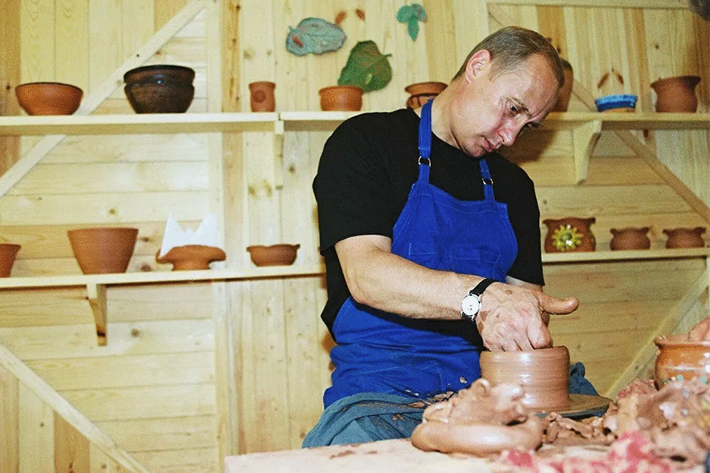 Putin də insanlarla ünsiyyət üçün darıxır - Kremlin sözçüsü