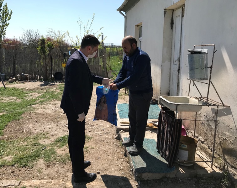 Yaşlılara və aztəminatlı ailələrə yardım aksiyası davam edir