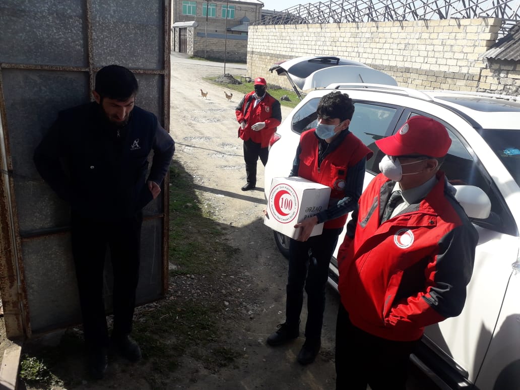 Novruz Aslanov İsmayıllıda növbəti humanitar aksiya keçirdi- FOTO