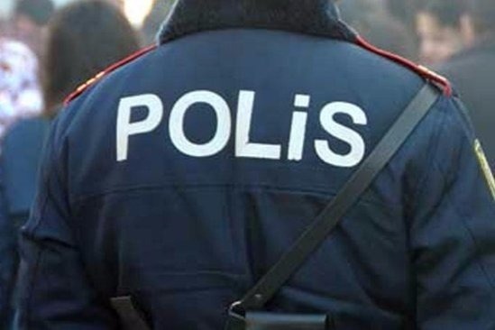 Bakıda sərxoş şəxs maşını polisin üstünə sürdü