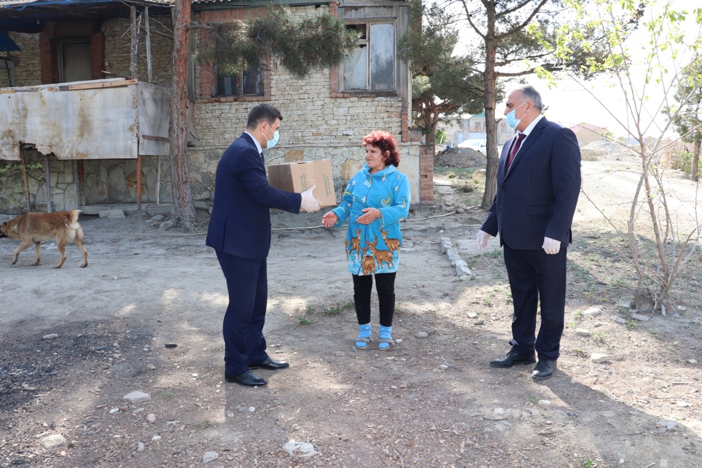 “Naftalan Sağlamlıq Mərkəzi” MMC  aztəminatlı ailələrə yardım edib - FOTO  