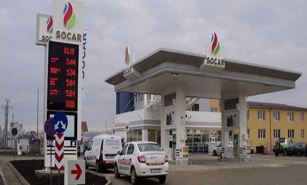 Benzinin qiyməti Azərbaycanda da enəcək?