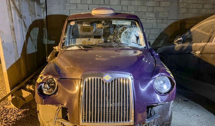 Polis və hərbçini vuran taksi sürücüsünə cinayət işi açıldı