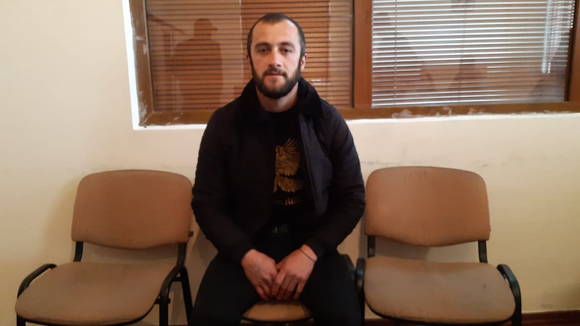 Zaqatalada evə girib spirtli içki oğurladılar
