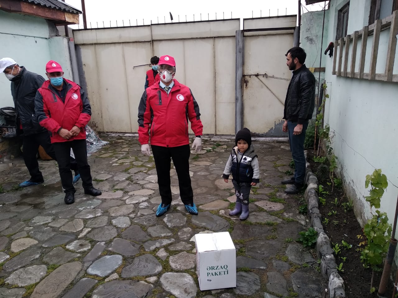 Novruz Aslanov İsmayıllıda sakinlərinin evinə getdi - FOTO