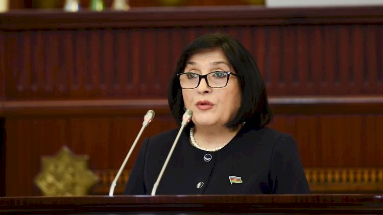 Spiker sənədlərini təqdim etməyən deputatların adlarını AÇIQLADI