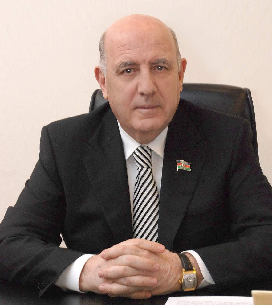 Əhliman Əmiraslanov beynəlxalq qurultayda həmsədrlik etdi